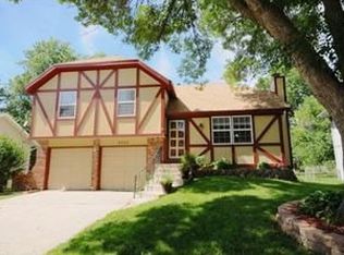 2022 E Mohawk Ct, Olathe, KS 66062