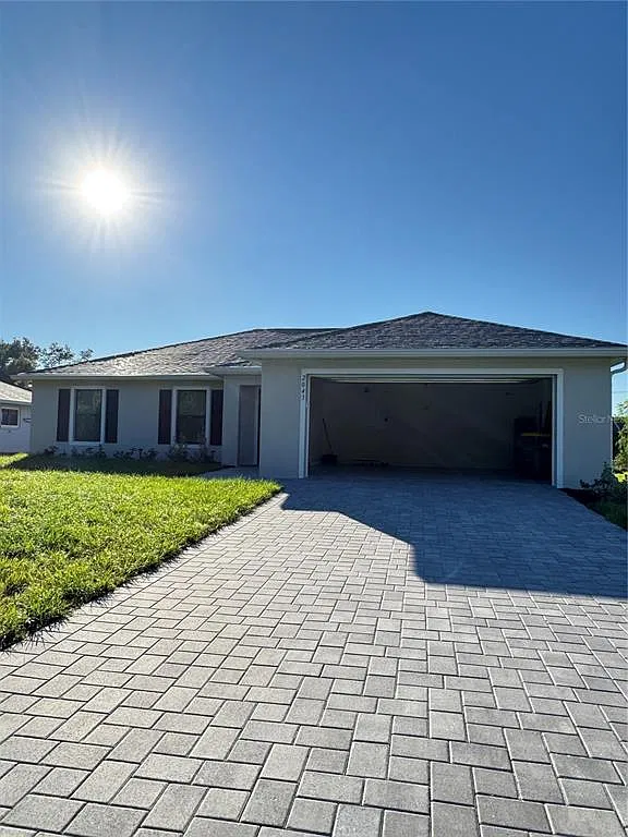 4 bed, 2.0 bath, 1650 sqft, $2,100 — Photo 2