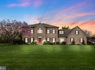 1310 Briargate Dr, York, PA