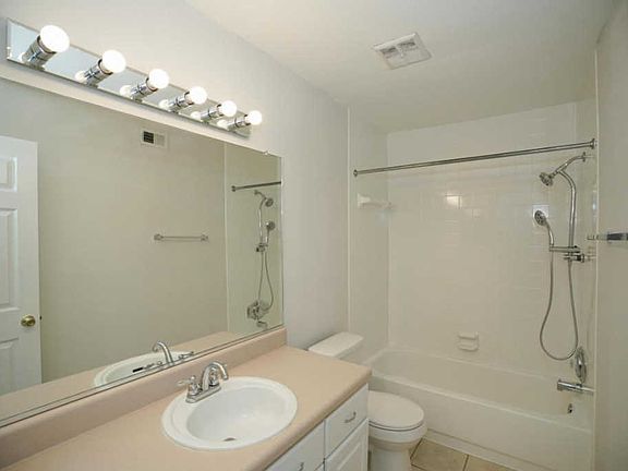 5th image of 1861 Montclair Dr #1856-C