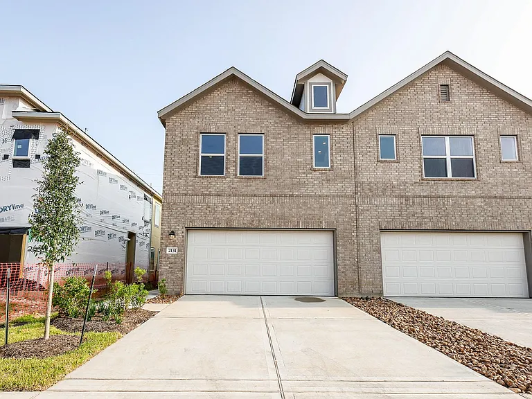 2135 Salinas Dr — Photo 2