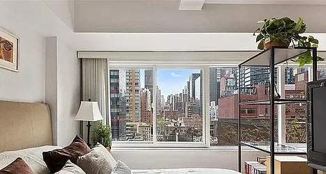 Rented by R New York