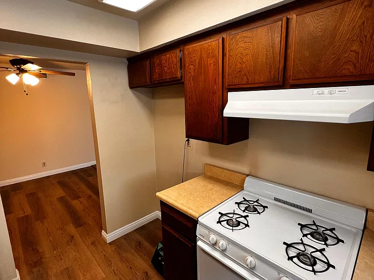 2220 W Victory Blvd #102 — Photo 6