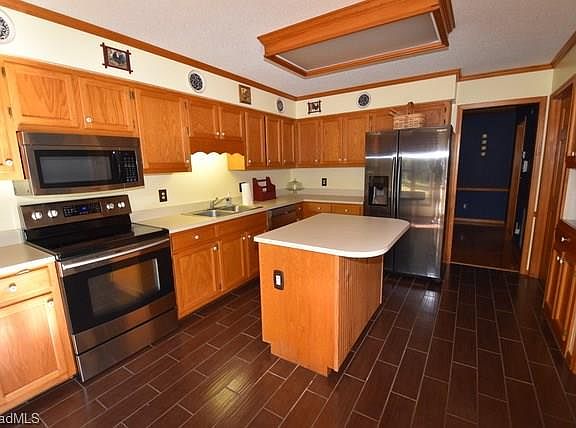 5th image of 2523 Nealwood Ave