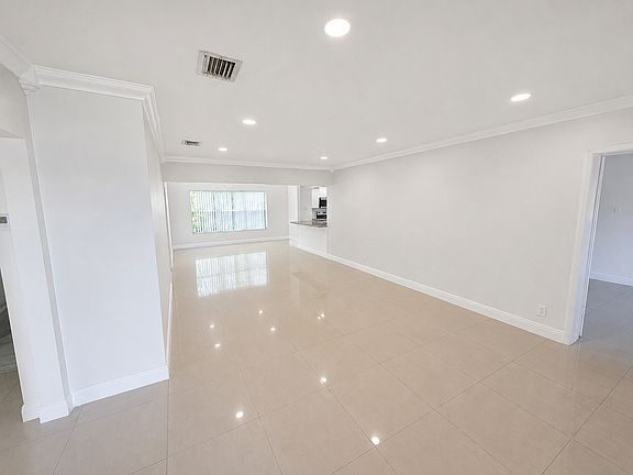 5th image of 1306 S 29th Ave
