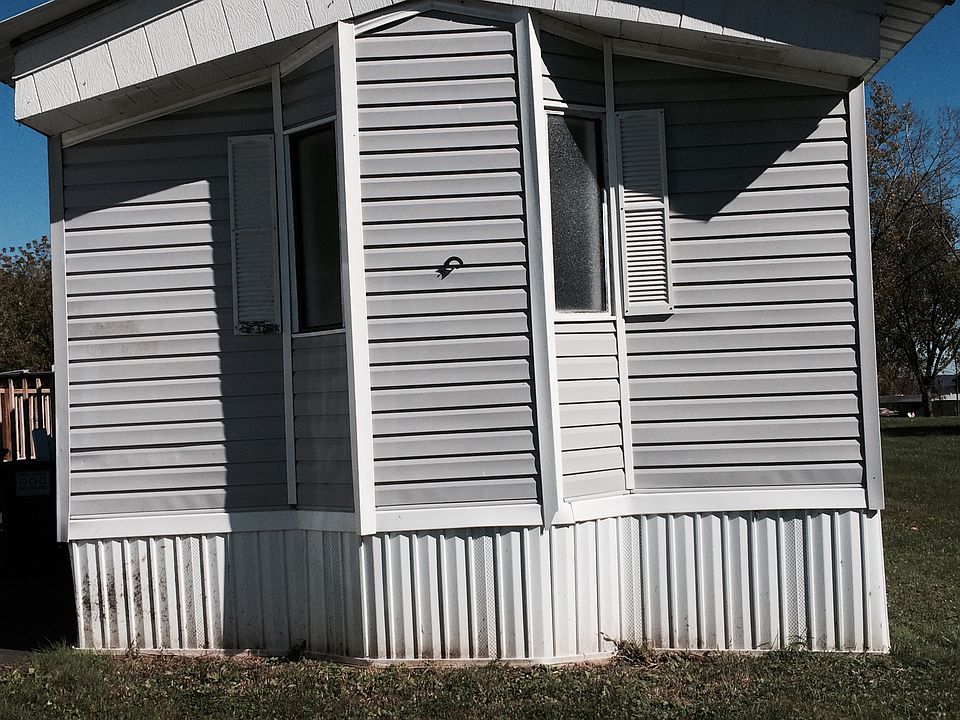 1st image of 5 Rosewood Ln