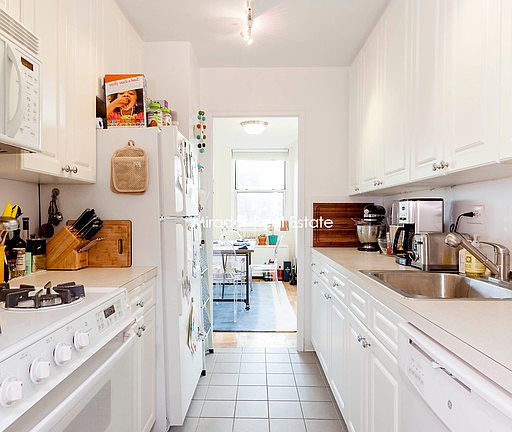 3rd image of 245 E 19th St APT 6B