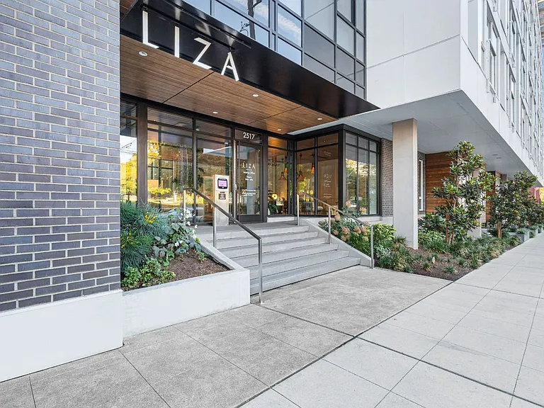 Liza Eastlake — Photo 37