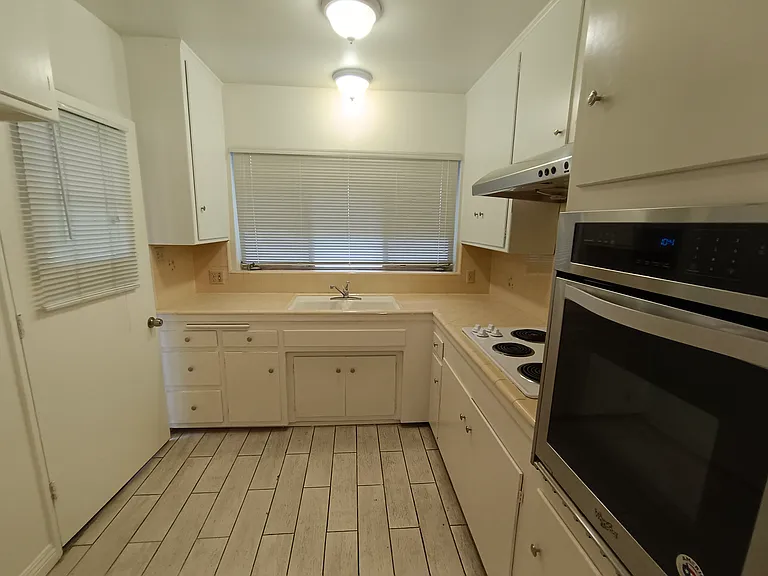 739 Southview Rd #C — Photo 6