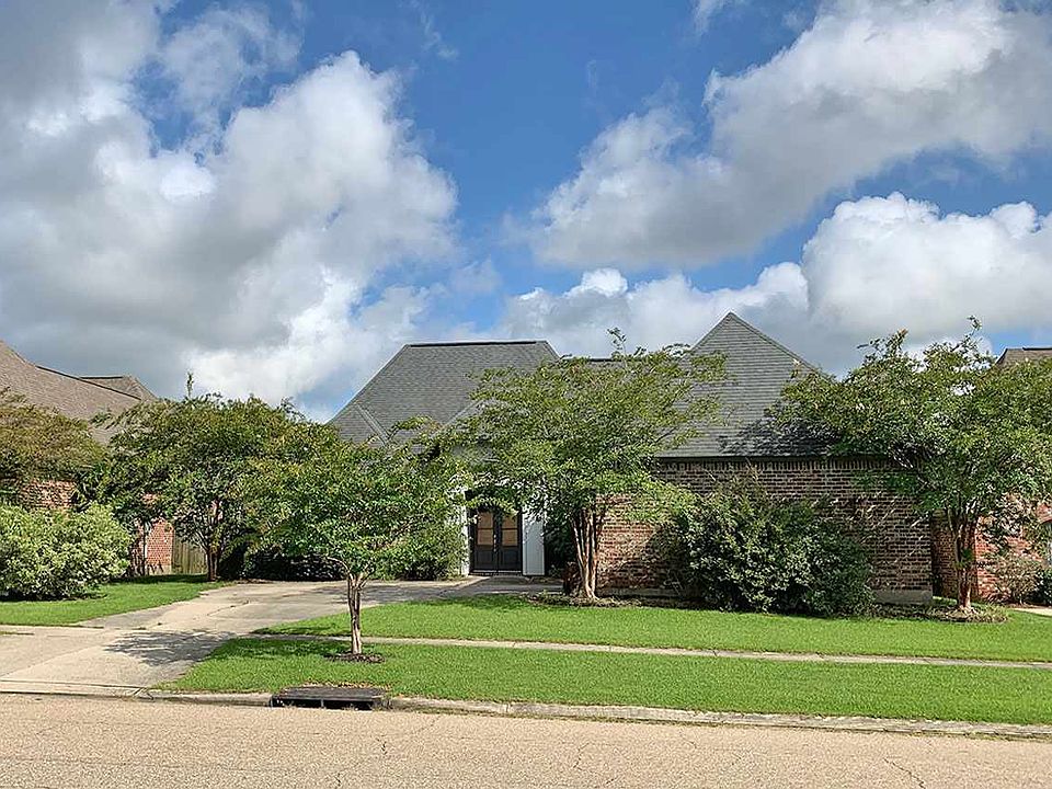 2nd image of 2203 Pointe South Dr