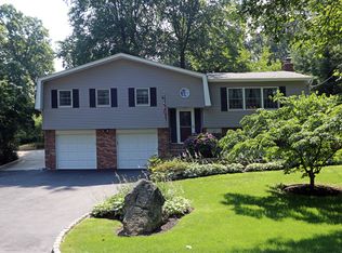 1 Bernard St, Northport, NY 11768