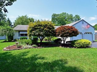 15 Rozbern Dr, Eatontown, NJ 07724