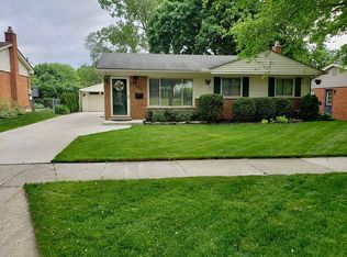 633 Rewold Dr, Rochester, MI 48307