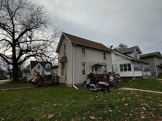 2nd image of 1112 E 3rd St