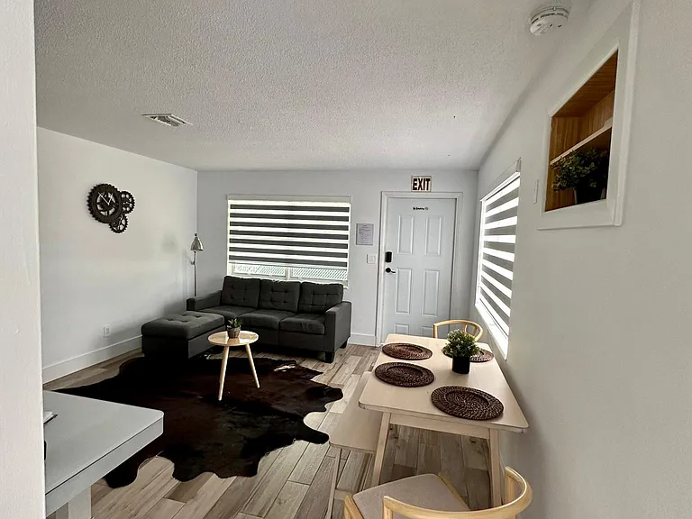 2436 Liberty St #1 — Photo 2