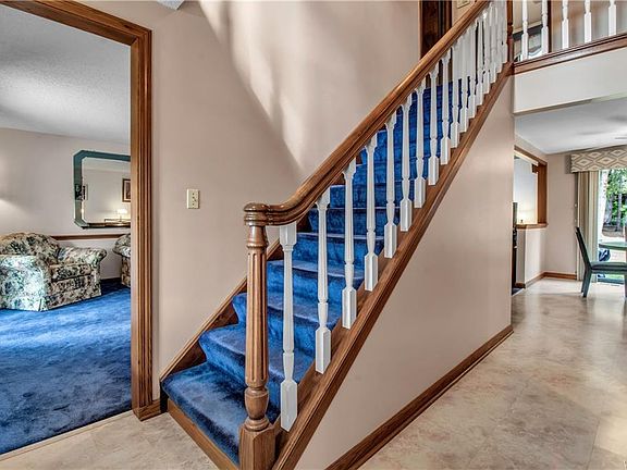5th image of 15 Centennial Ct
