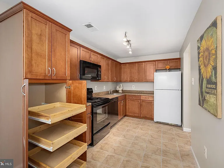 10673 Spring Oak Ct — Photo 7