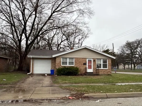 730 Woodlawn Ave, Rockford, IL 61103