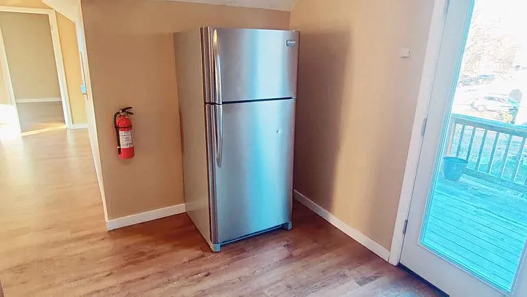 426 W Elm St #B — Photo 3