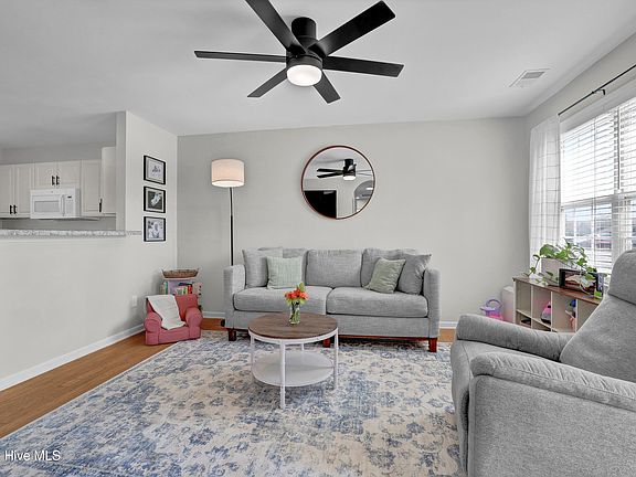 4th image of 1730 Pepperwood Way