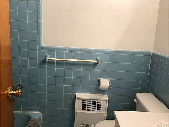 4th image of 47-14 Burling St Floor 2