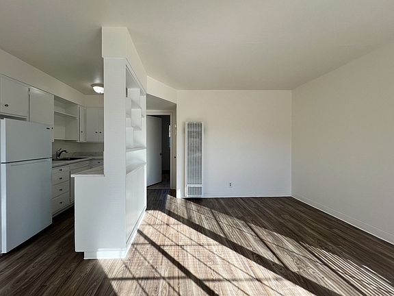 3rd image of 2173-2199 Wilkins Ave #2181