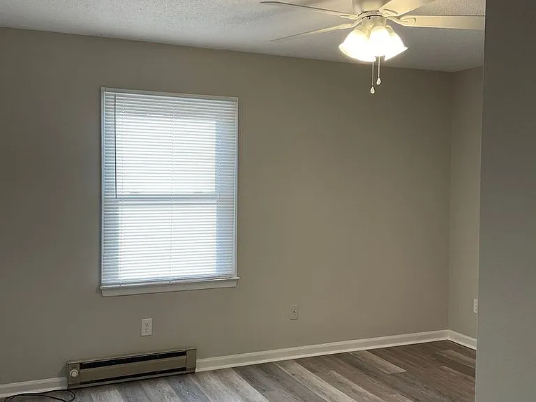325 Robinson Rd — Photo 5