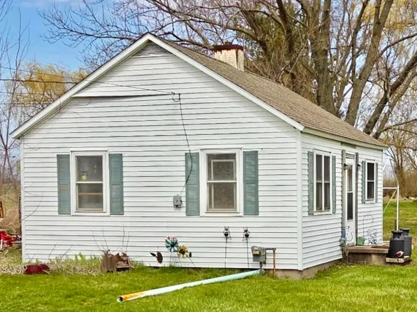 3137 Lansing Rd, Charlotte, MI 48813