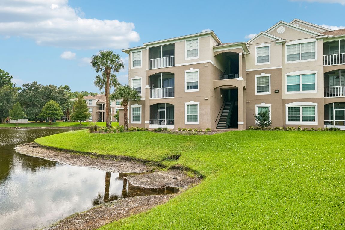 Baymeadows Rd 913-S1909-041.jpg
