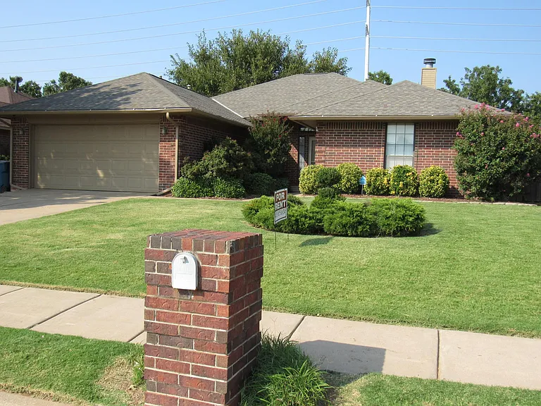 1809 Pinnacle Ln — Photo 1