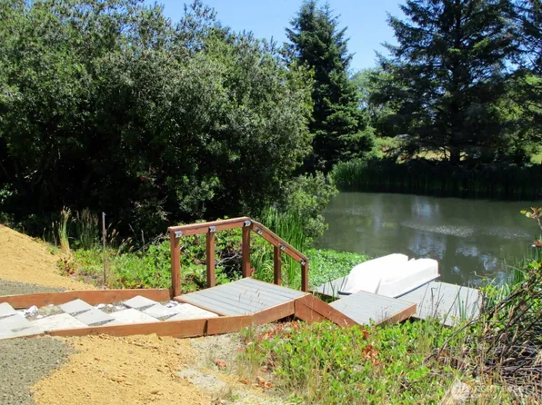 571 Kahkwo Court SE, Ocean Shores, WA 98569