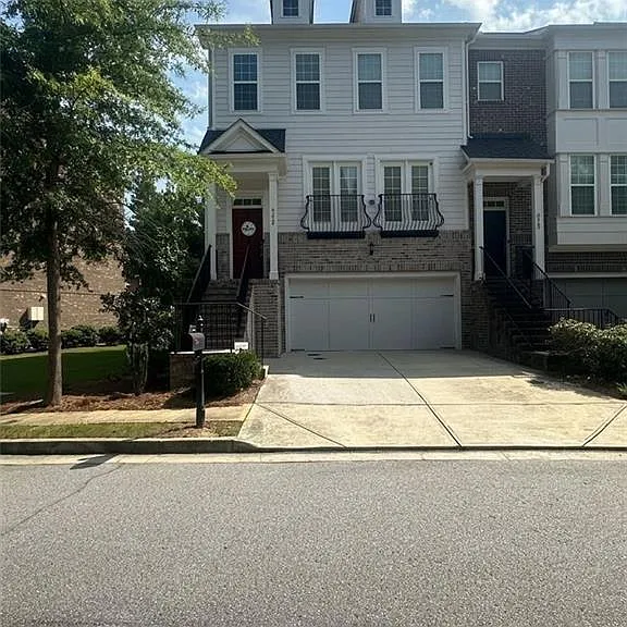 6272 Century Park Pl SE — Photo 1