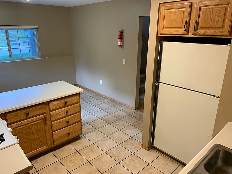 1295 Redpine Way — Photo 4