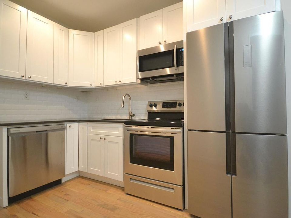 1st image of 592 Manhattan Ave APT 2L