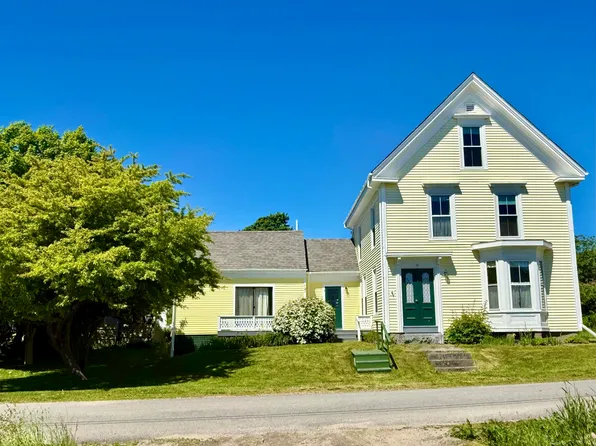 16 Brighton Avenue, Vinalhaven, ME 04863