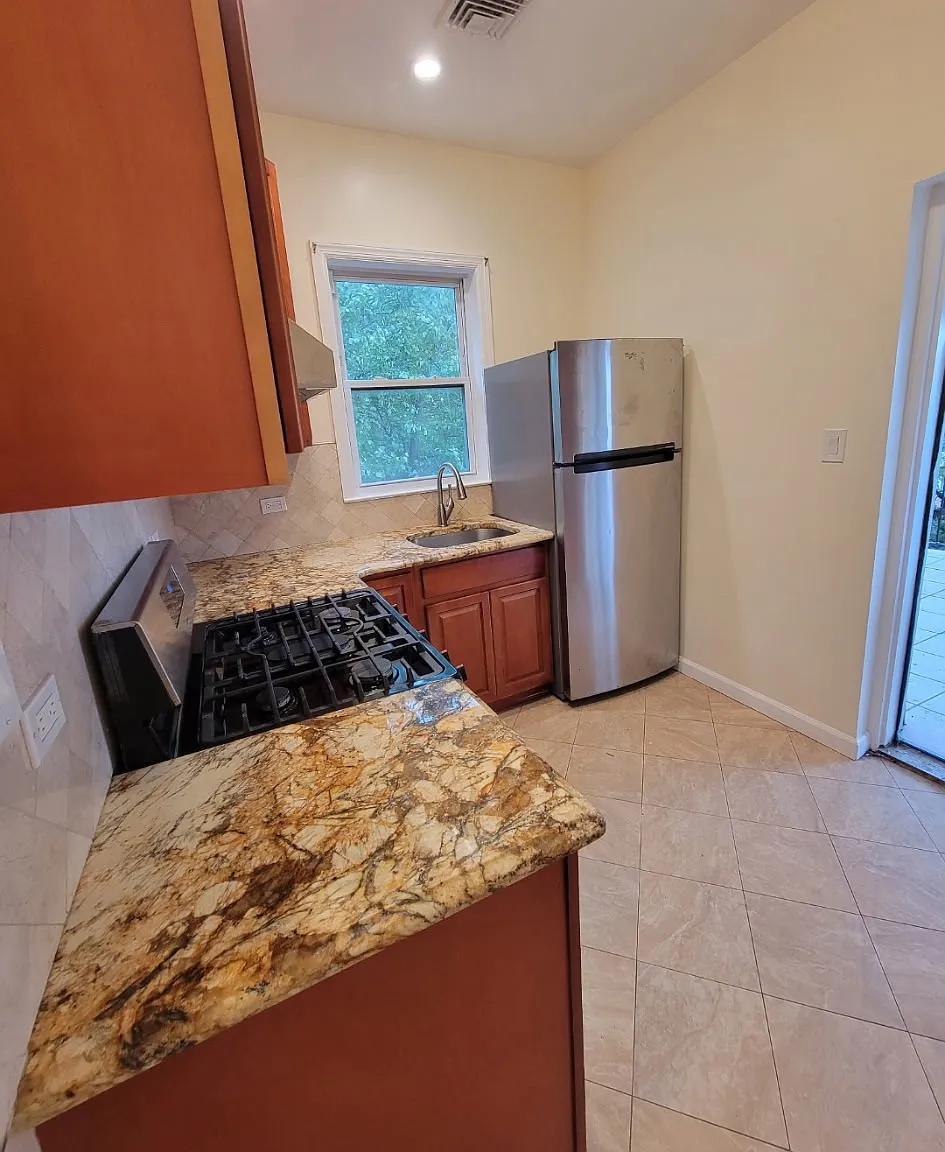 4 bed, 1.5 bath, 1200 sqft, $3,900 — Photo 1