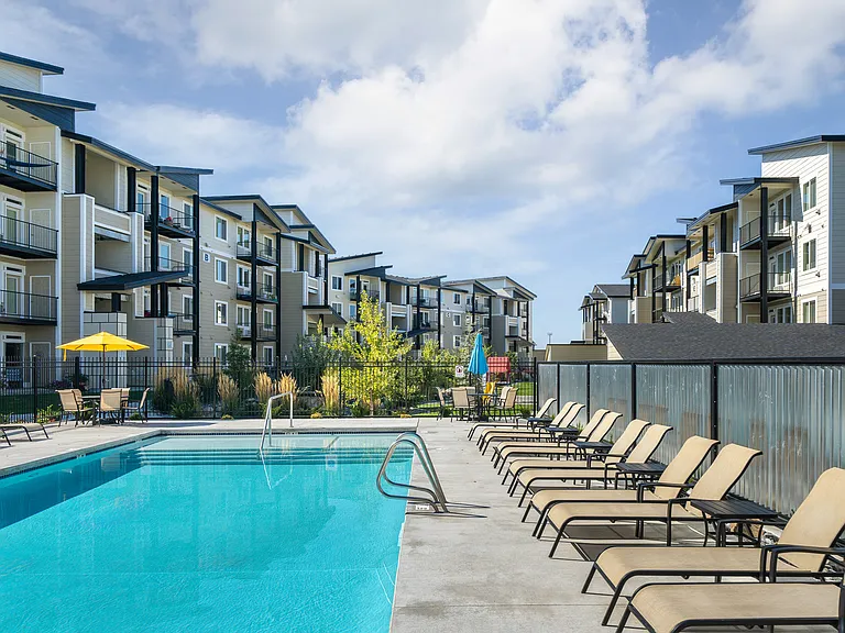 The Quarry Apartments-Pool