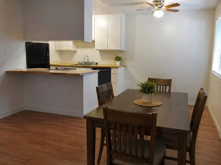 522 Nord Ave #15 — Photo 9