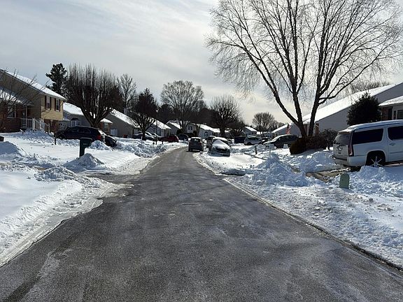 5th image of 4834 Vicky Rd