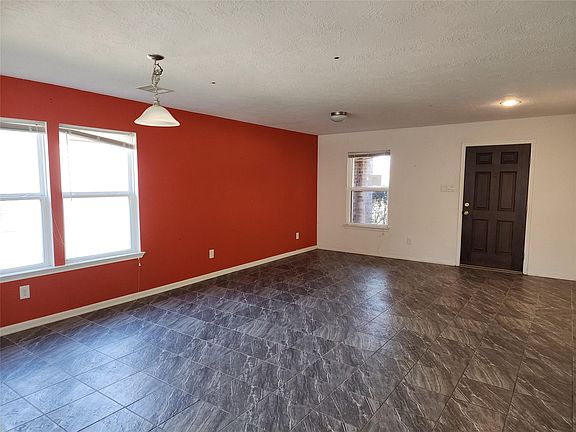 2nd image of 4322 Lake Cypress Cir