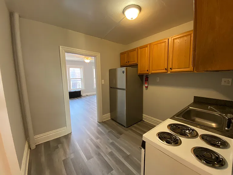 236 W Pomfret St #2A — Photo 6