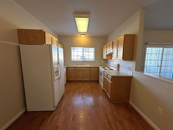 4th image of 100 Beacon Way Unit 7A