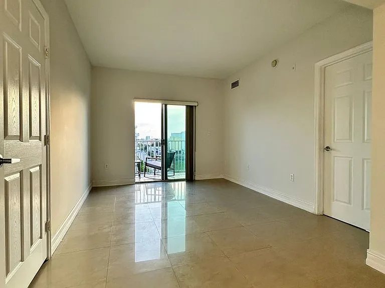 Vista del Rio Apartments — Photo 58