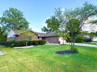 6700 Woonsocket St, Canton, MI 48187