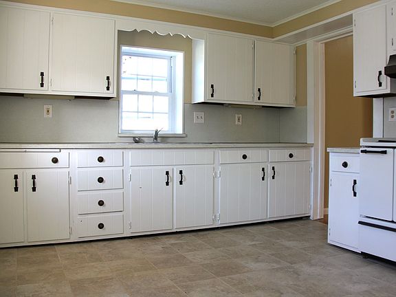 Kitchen - Cabinets