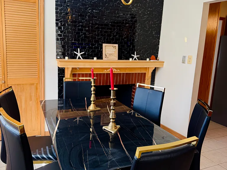 2082 Lakeshire Dr — Photo 15