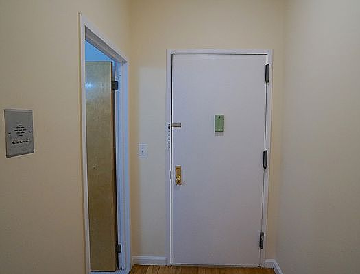 1st image of 850 Franklin Ave APT 3B