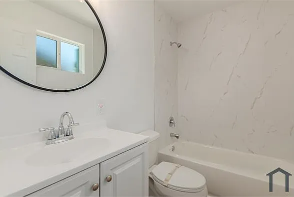 5035 N 23rd Ave #7 — Photo 7