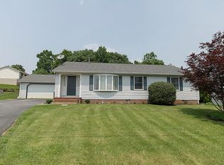 79 Putnam Dr, Inwood, WV