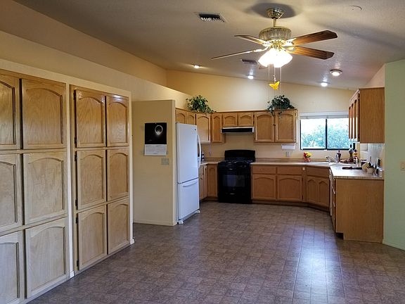 5th image of 1203 S Settlers Circle #8